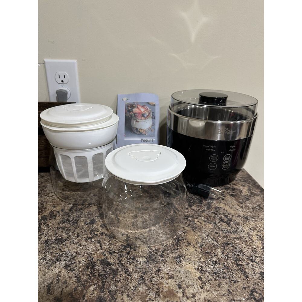 Bear SNJ-C10T1 Yogurt Maker Countertop Appliance Black EUC Works Great!